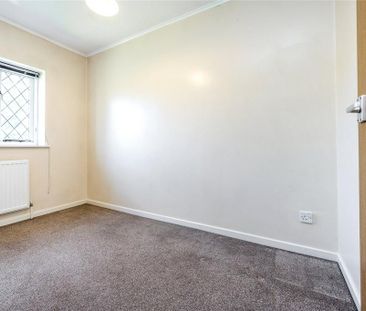 2 bedroom semi-detached house to rent - Photo 3