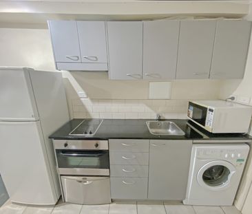 CITY CENTRE - Studio Apartment - Available NOW! - Photo 3