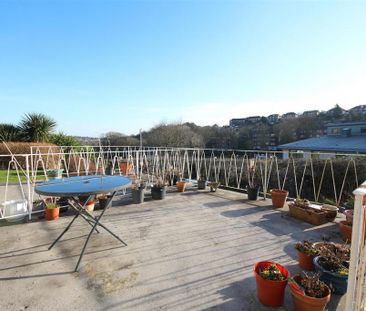 4 bedroom semi-detached house to rent - Photo 4