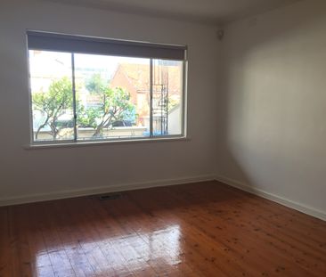 19 Earl Street, Windsor VIC 3181 - House For Rent | Domain - Photo 6