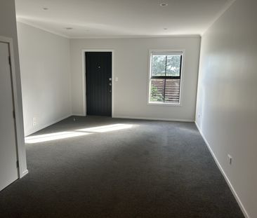 Cozy Two Bedroom Townhouse - Photo 5