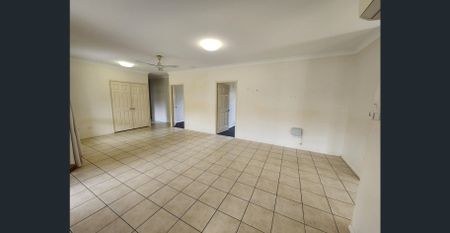 Riverside Bliss: 4-Bedroom Home in Douglas - Photo 2