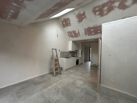 Volledig gerenoveerd energiezuinig 1 slpk appartement. - Photo 3