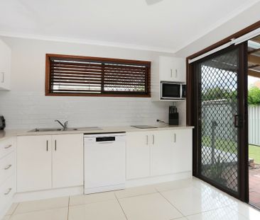 FURNISHED ONE BEDROOM IN ASHMORE INCLUDING INTERNET & FOXTEL - Photo 5
