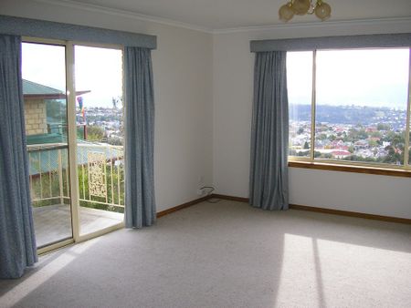 2/4 Hickson Place West Hobart TAS, 7000 - Photo 3