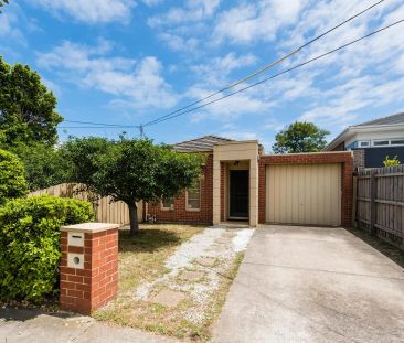 SPACIOUS SINGLE STOREY TOWNHOUSE IN SAFE SECURE NEIGHBOURHOOD! - Photo 5