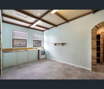 6 Marks Point Road, Marks Point, NSW 2280 - Photo 2