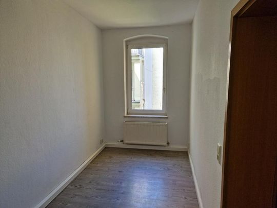 Lichtdurchflutete 4-RW mit großem Balkon im 2.OG in 4-Familienhaus in Gera-Debschwitz zu vermieten. - Photo 1