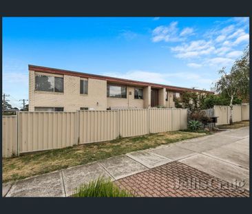 Bright & Modern 2-Bedroom Apartment in Central Cheltenham - Photo 5
