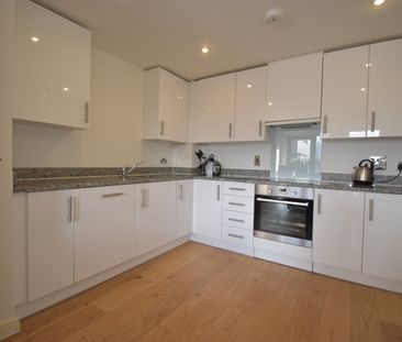 1 Bed Flat, Fulneck Pl, E1 - Photo 4