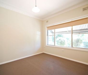Three Bedroom Home in South Dubbo Location - Photo 3