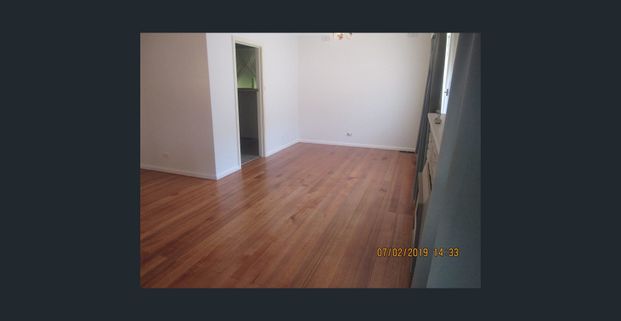 SPACIOUS + BACK BUNGALOW **INSPECT SUNDAY 16TH AT 10.30AM - 10.45AM** - Photo 1