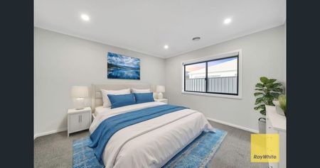 Beautifully Appointed Residence Perfect for Family Living - Photo 2