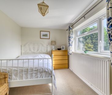3 Bedroom - Photo 2