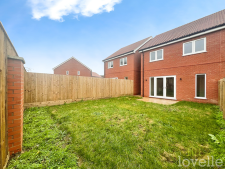 3 bedroom semi-detached house to rent - Photo 2