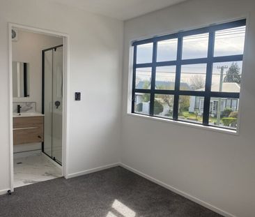 Standalone Townhouse! - Photo 2