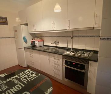 Renovated room at Quinta do Serrado – 200 meters from FCT - Foto 1