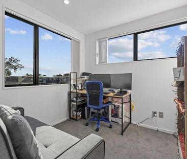 Standalone home for rent in Kauri Flat school zone - Photo 3