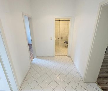 ++ charmante 3-Raum-Wohnung mit Balkon - in direkter Nähe zur Zwick... - Photo 1