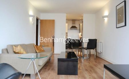 1 Bedroom flat to rent in Proton Tower, Blackwall Way, E14 - Photo 3