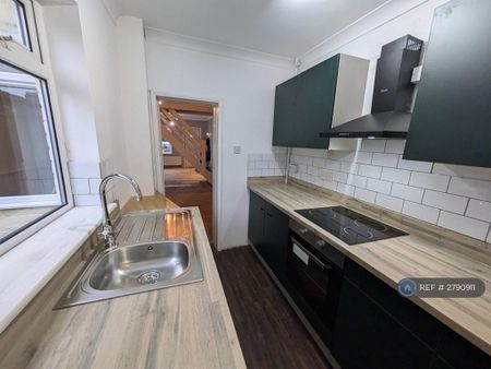 3 bedroom terraced house to rent - Photo 5