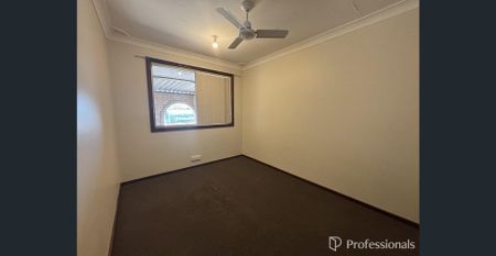 Sturdy Home - Photo 3