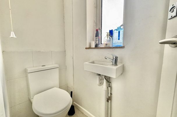 South Park Avenue, NORWICH - Photo 1