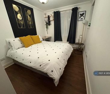 1 bedroom in a flat share to rent - Photo 4