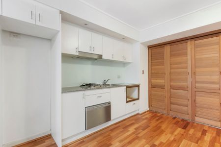 1 Bedroom Apartment in the Heart of St Leonards - Photo 3