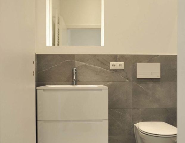 Liebevoll sanierte 2-Zimmer-Erdgeschoss-Wohnung Balkon und EBK - Foto 1