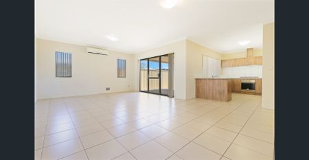 Spacious Townhouse in Prime Rivervale Location - Photo 2