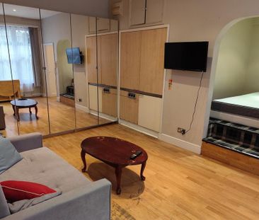 Studio to rent - Photo 4