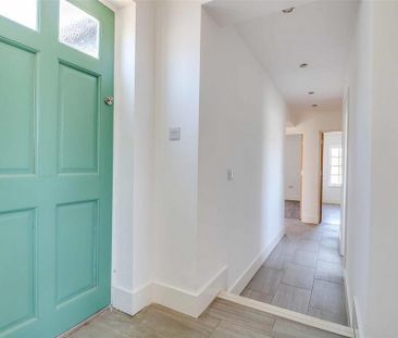 3 bedroom flat to rent - Photo 1