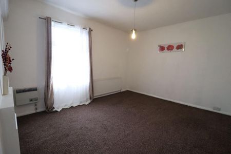 3 bedroom end of terrace house to rent - Photo 5