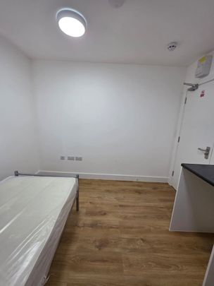Room in a Shared Flat, Freeland Road, W5 - Photo 1