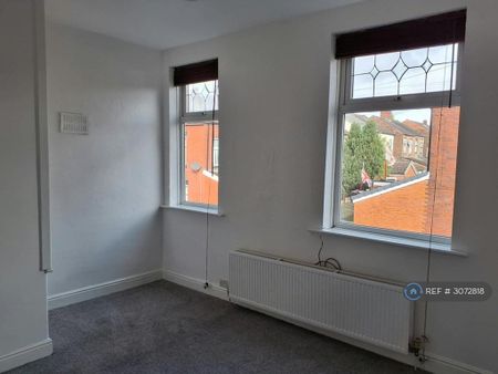 2 bedroom semi-detached house to rent - Photo 4