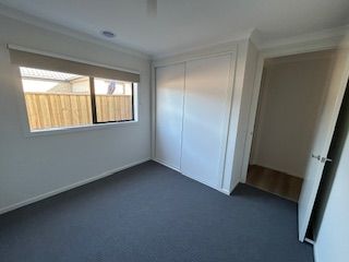 For Rent - Modern 3-Bedroom Home in Prime Tarneit Location! - Photo 2