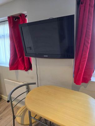 Studio to rent - Photo 1