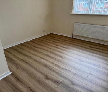 28 Glenavon Crescent, Lurgan, Craigavon, BT66 8JR - Photo 5