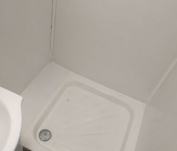 Room in a Shared Flat, Knowsley Road, L20 - Photo 6