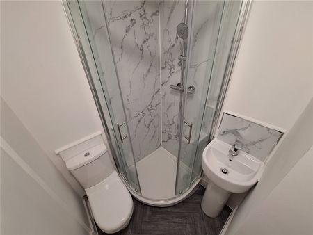 1 bedroom property to rent Hurst Street, Widnes, Cheshire, WA8 - Photo 5