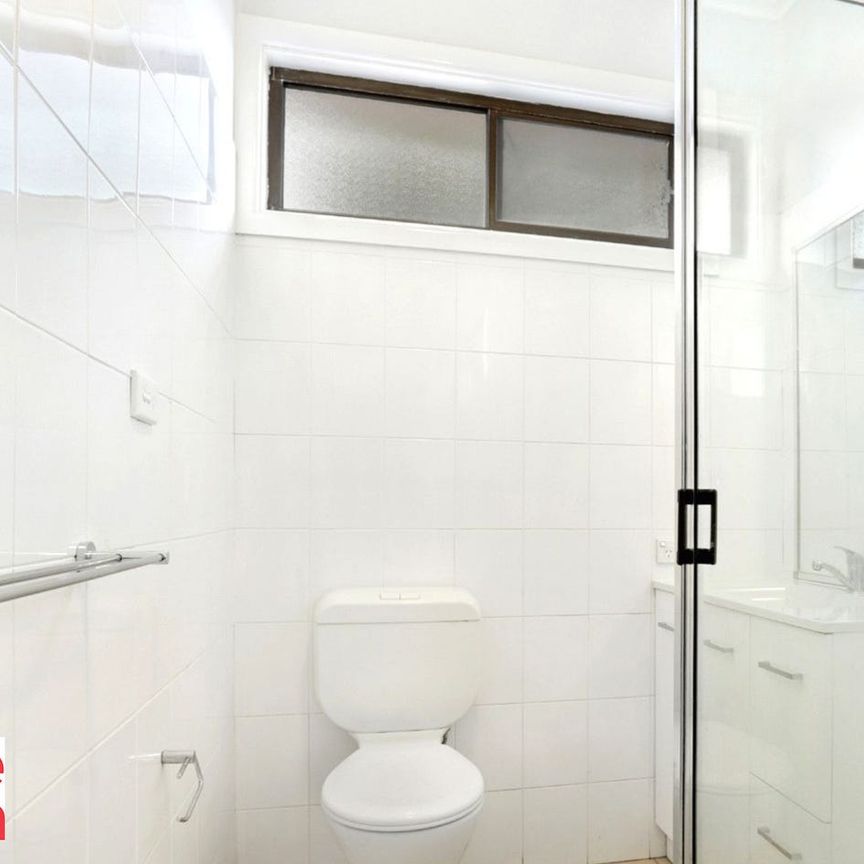 GREAT LOCATION ! - Photo 1