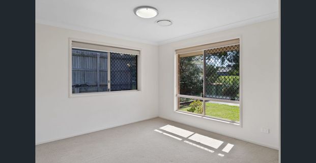 Modern Comfort and Convenience Opposite Wilsonton Heights Plaza - Photo 1