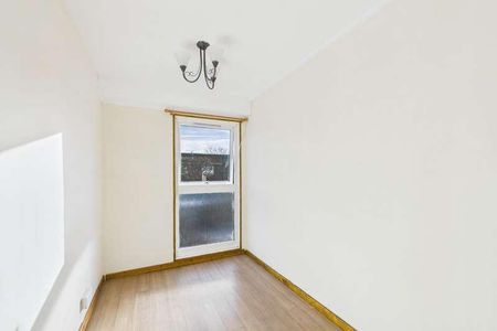 St Martins Way, Thetford, IP24 - Photo 3