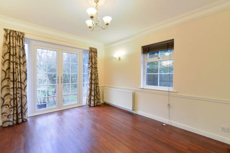 Tattenham Crescent, Epsom - Photo 4