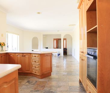 Ideally Located - Photo 1