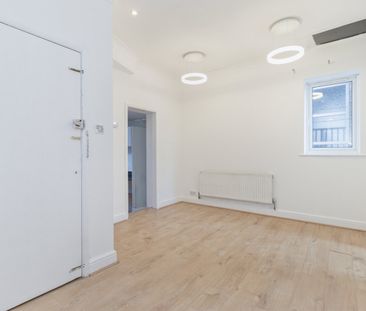 Flat to rent - Broadway, Bexleyheath, DA6 - Photo 1