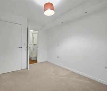 2 bedroom ground floor flat to rent - Photo 4