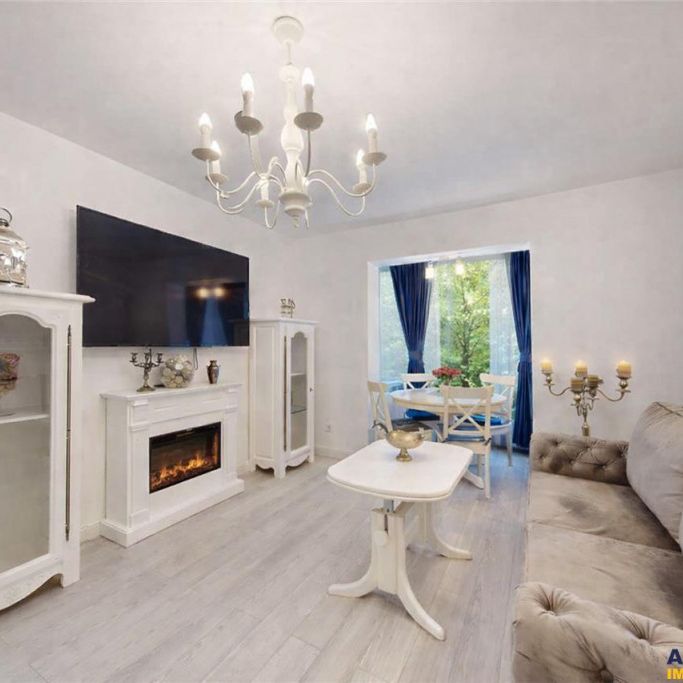 LIVE!Eleganta si simplitate - Centrul Civic, renovat complet - Fotografie 1