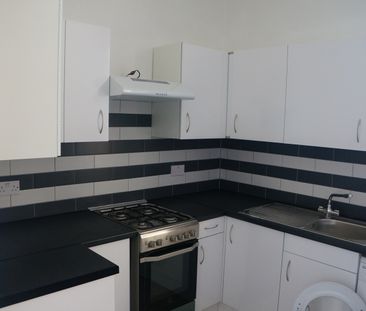 Room in a Shared Flat, Chamberlayne Road, NW10 - Photo 3